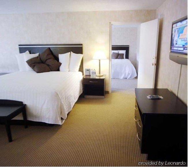 Howard Johnson Plaza Kansas City Hotel & Conference Center Room photo